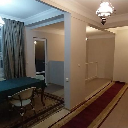 Hostel Gomani バトゥーミ エクステリア 写真