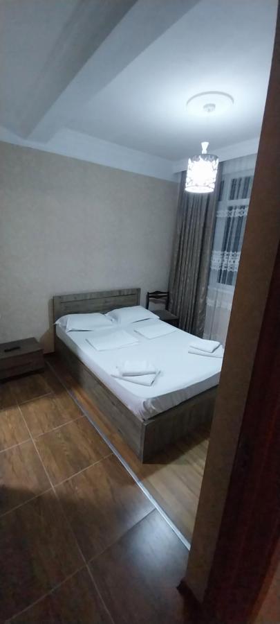Hostel Gomani バトゥーミ エクステリア 写真
